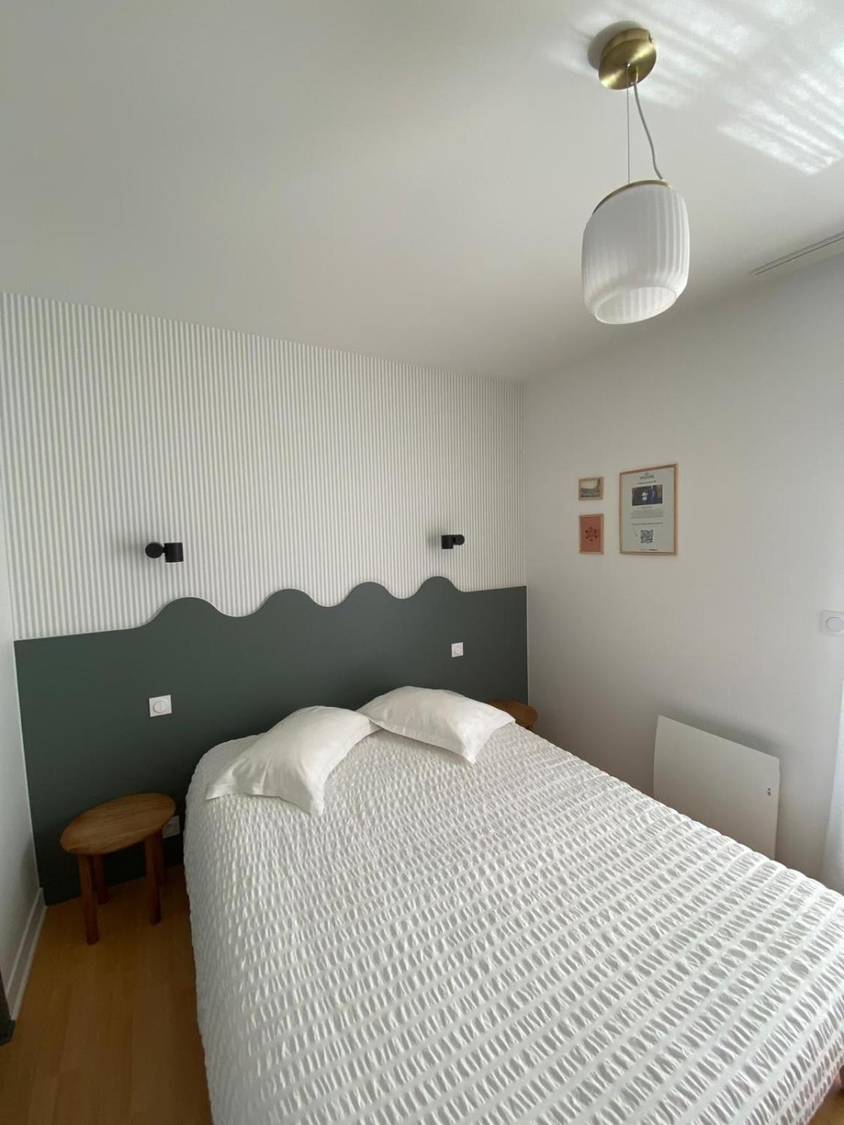 Hotel Les Voisins Beaucemaine Ploufragan Room photo