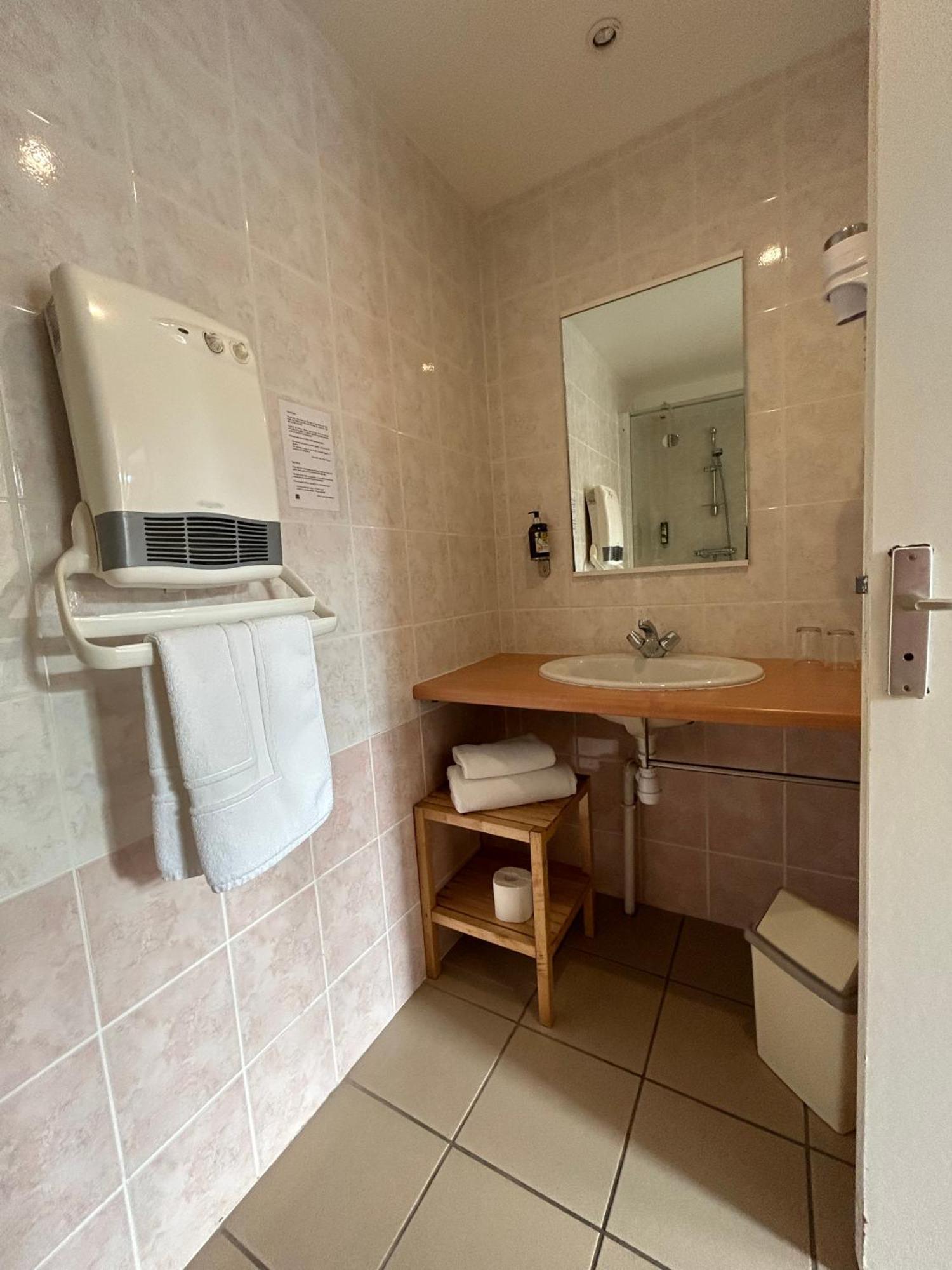 Hotel Les Voisins Beaucemaine Ploufragan Room photo